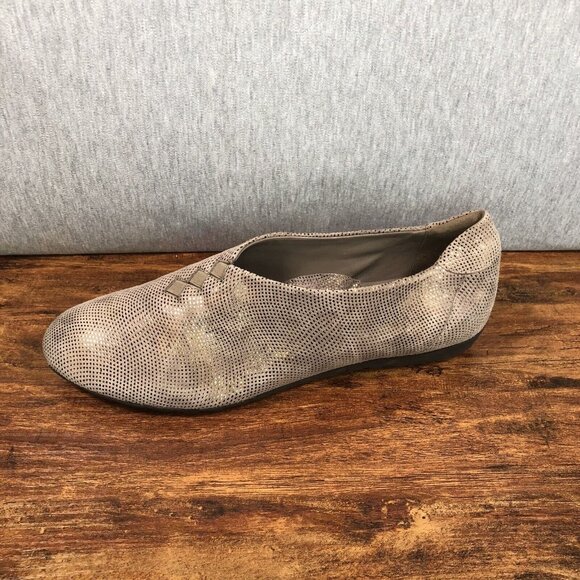 Gucci Womens Size 11 M Flats Loafers Slip On Shoes Italy Taupe - Picture 6 of 9